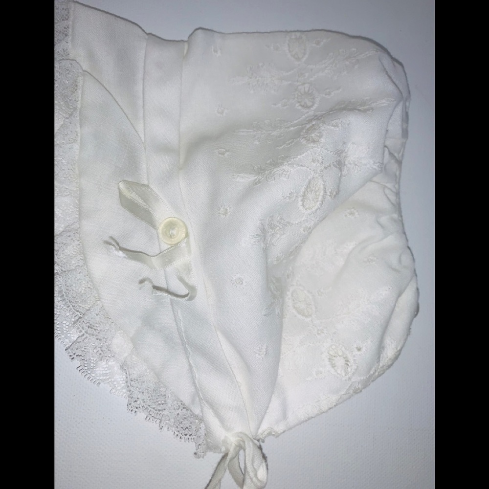 Vintage white lace Baby Bonnet